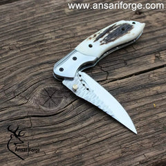 Liner lock mechanism on handcrafted pocket knife