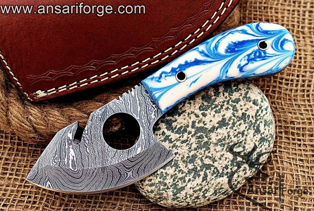Damascus Gut Hook Knife for Deer - Exquisite blade pattern, comfortable handle for effortless field dressing.