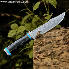 High-quality Damascus Hunting Knife with Twist Pattern Damascus Steel Blade, Leather Handle and Sheath.