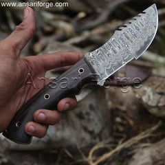 Tracker Knife - Full tang construction for maximum strength and control.