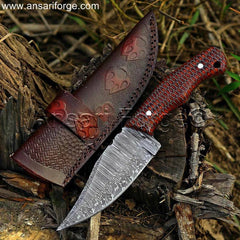Best knife gift for him – handcrafted Damascus steel hunting knife.