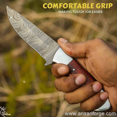 Damascus steel hunting knife