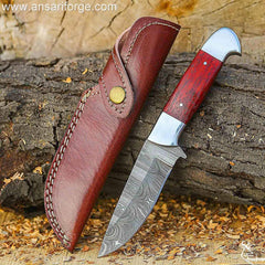 Damascus steel hunting knife