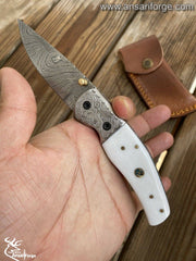 Damascus steel pocket knife