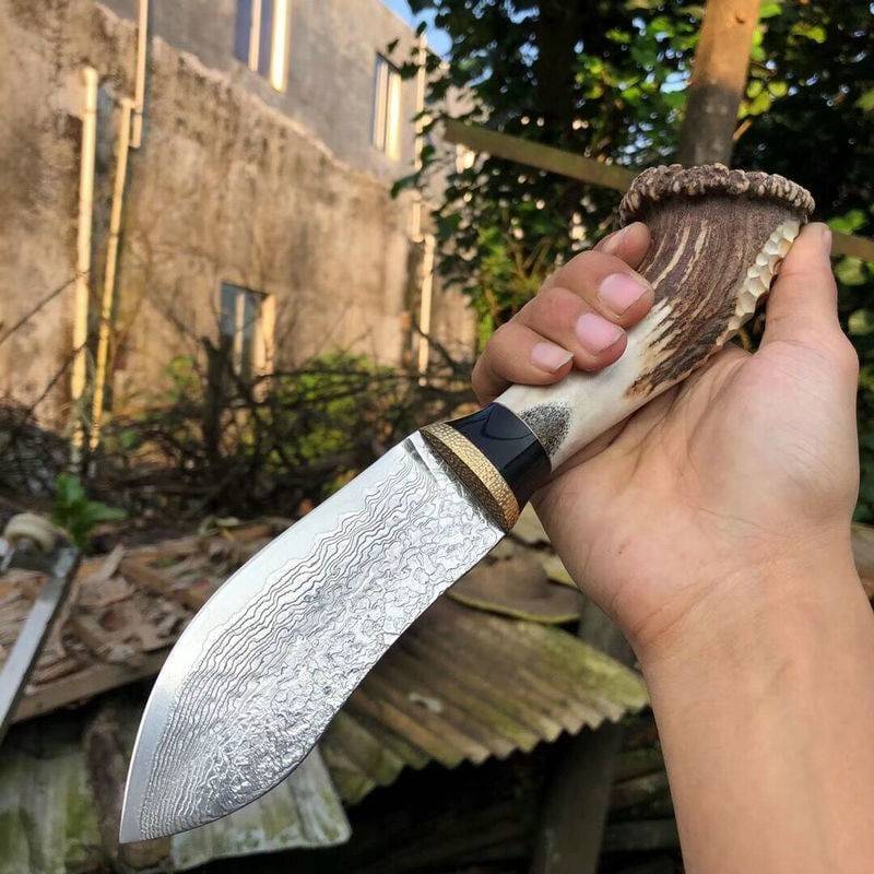 VG10 Core Damascus steel hunting knife with antler handle