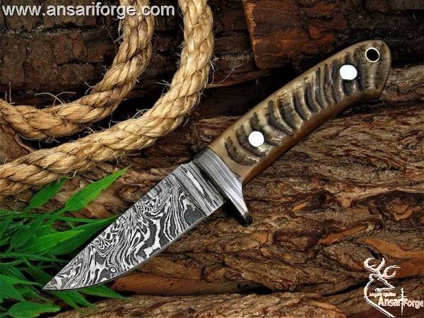 Hunting knife
