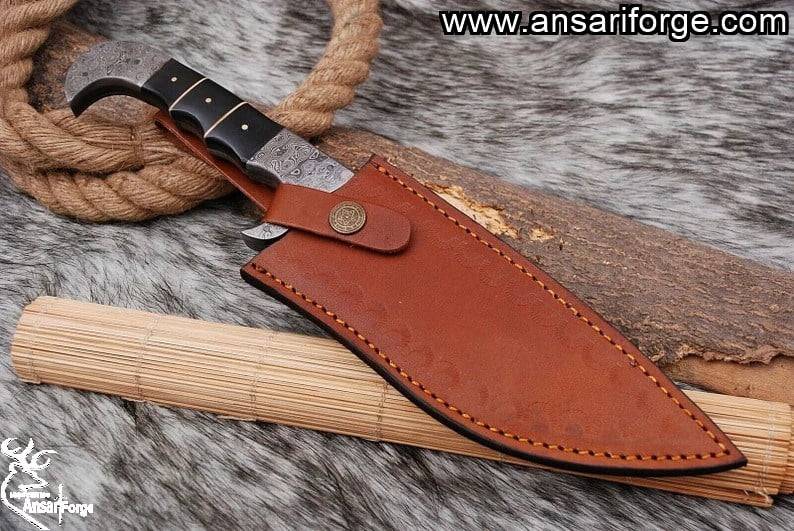 Handmade Damascus steel hunting knife - Buffalo horn handle Tactical knife