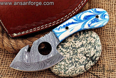 Damascus Gut Hook Knife for Deer - Exquisite blade pattern, comfortable handle for effortless field dressing.