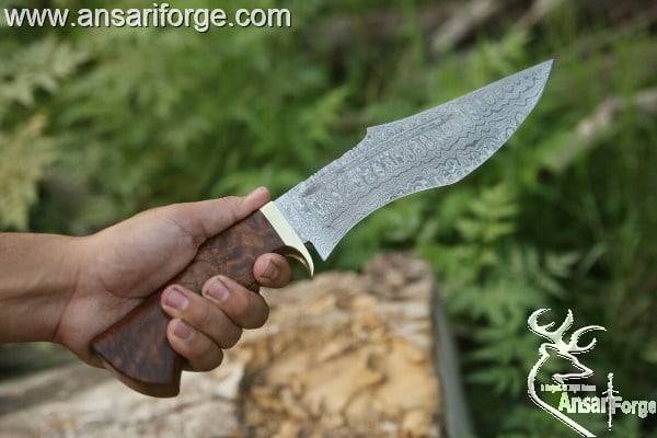 Damascus steel customized hunting knife with sheath