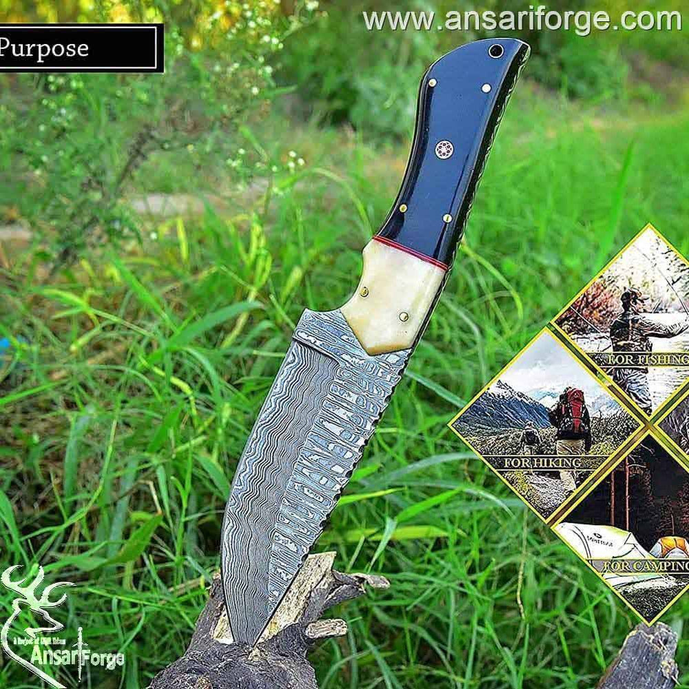 Handmade Damascus hunting knife.
