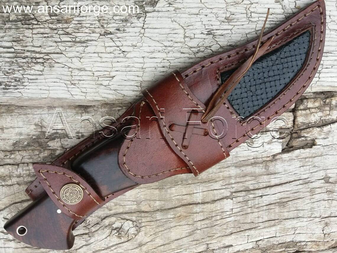 Custom Hand Made Forged Damascus Steel Hunting Knife With Feather Blade