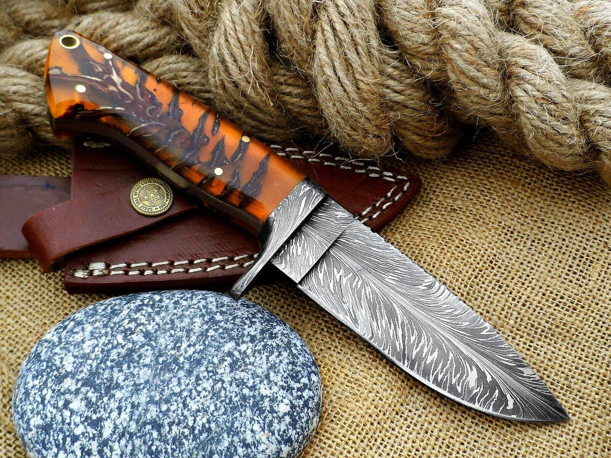 9.5" Inches Hand Forged Special Feather Damascus Steel Hunting Knife + leather sheath
