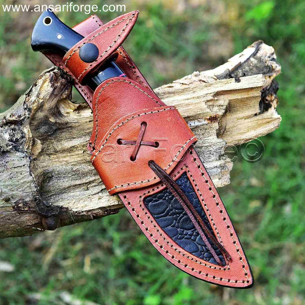Leather sheath for the Damascus hunting knife.