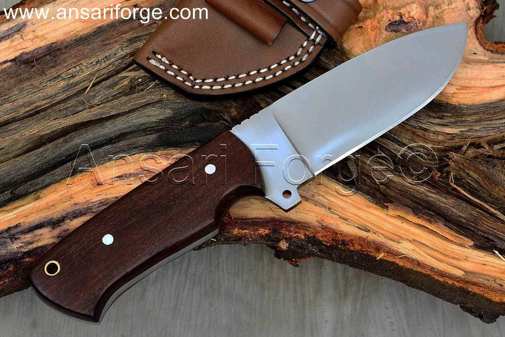 High quality Hunting knife with leather sheath.
