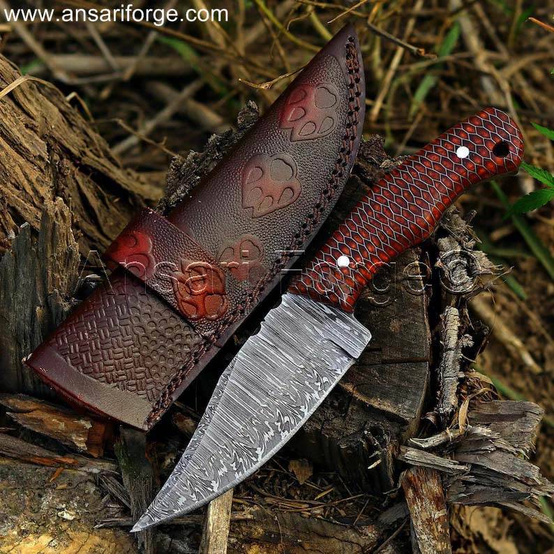 Best knife gift for him – handcrafted Damascus steel hunting knife.