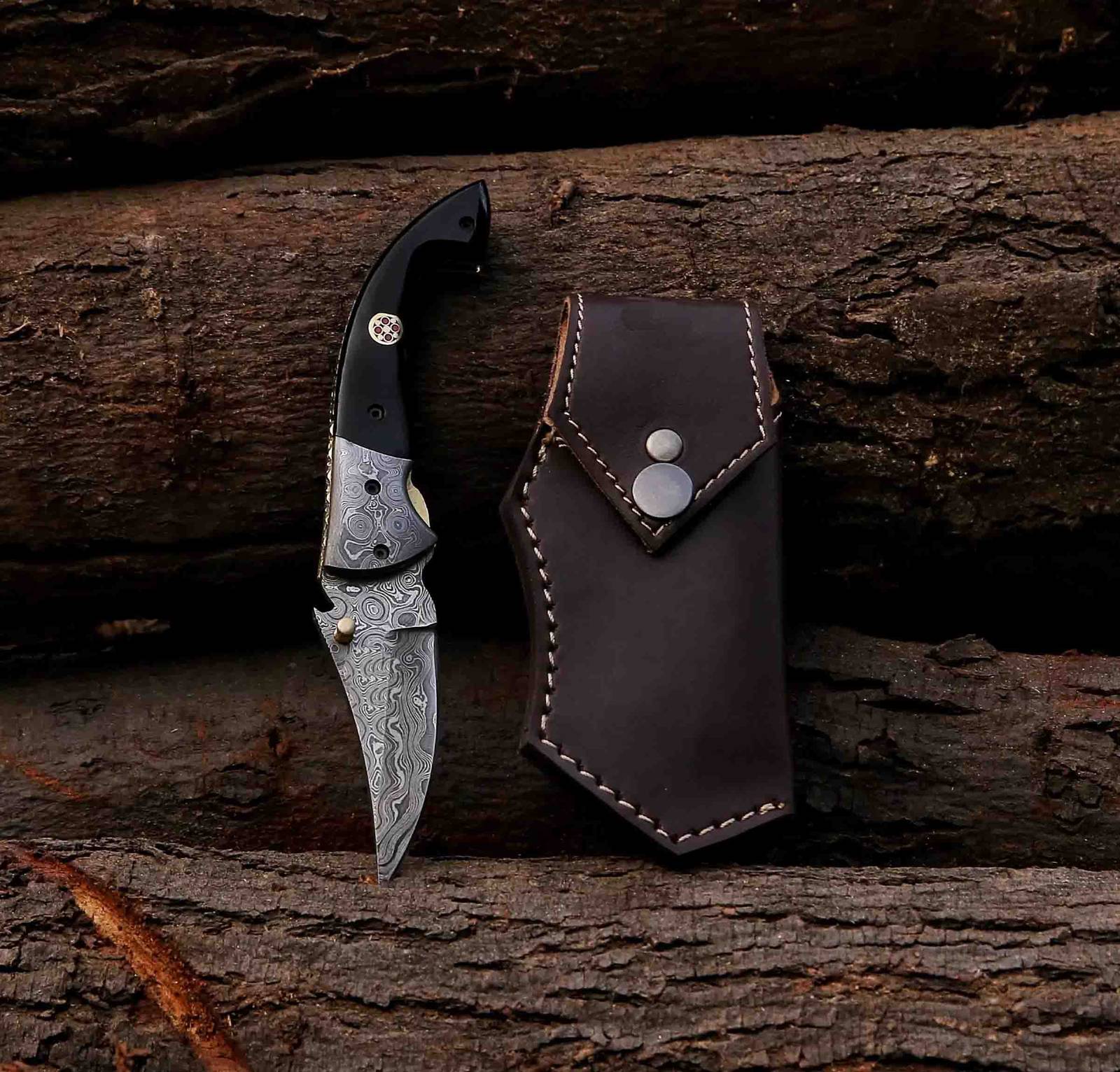 Sharp & Stylish: Authentic Damascus Pocket Knife with Premium Buffalo Horn Handle