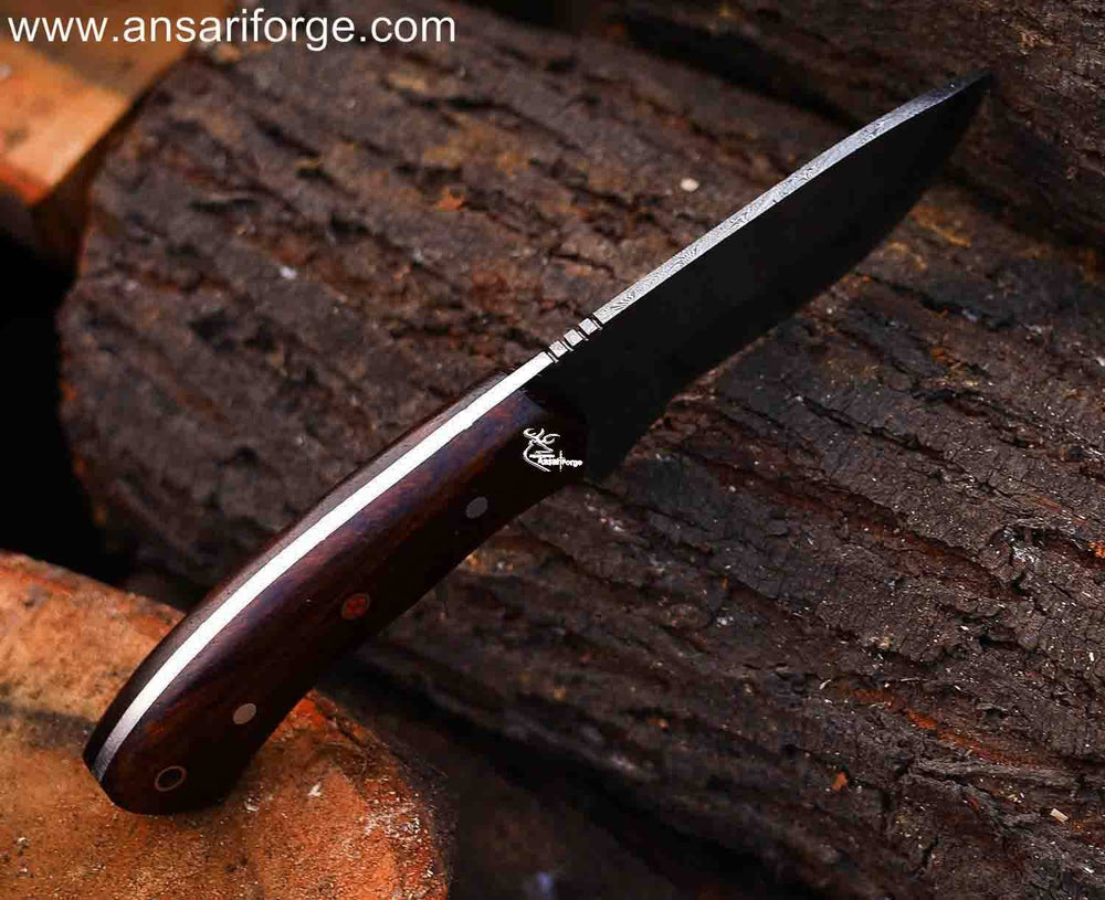 Bushcraft Knife: Full Tang Damascus Steel Blade, Rosewood Handle