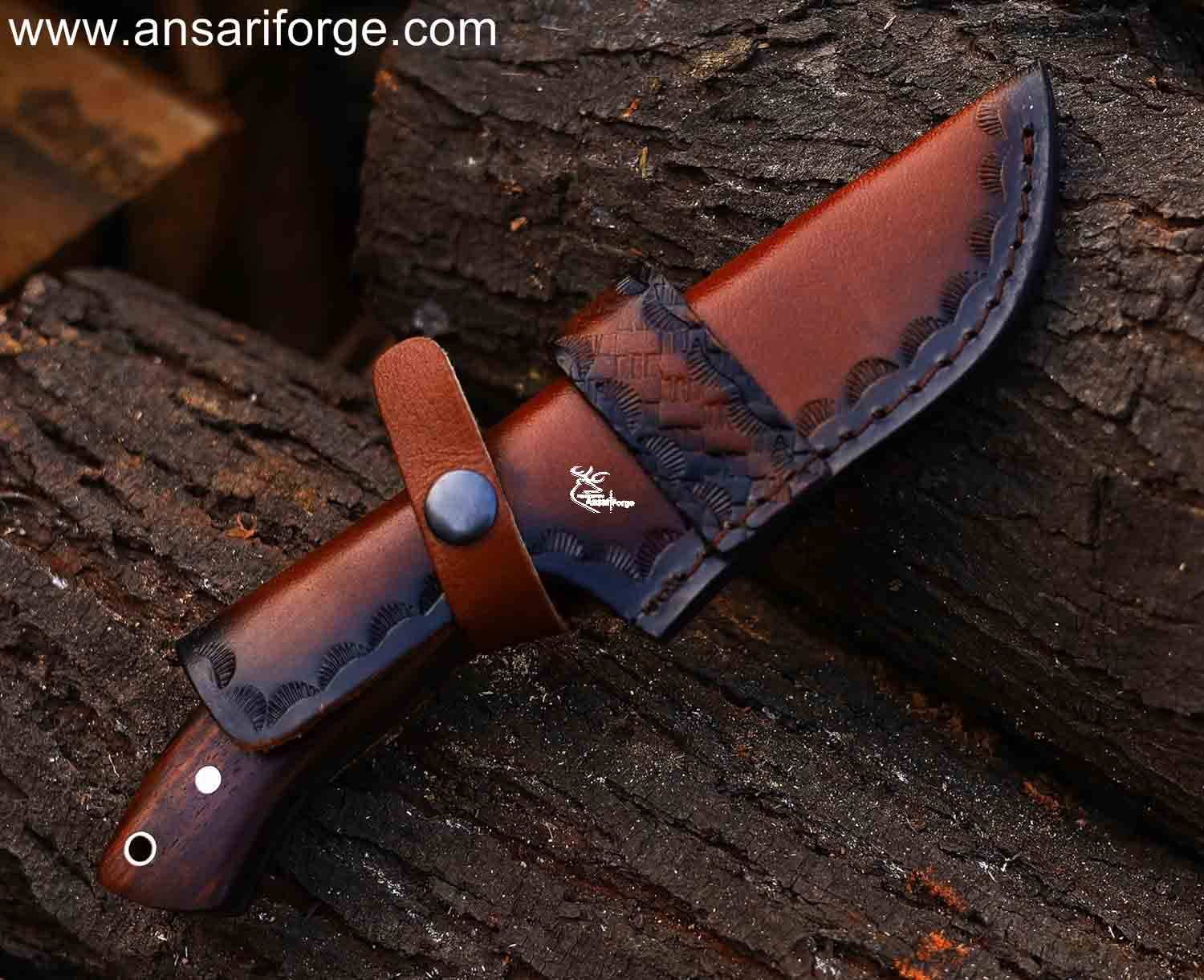 Bushcraft Knife: Full Tang Damascus Steel Blade, Rosewood Handle