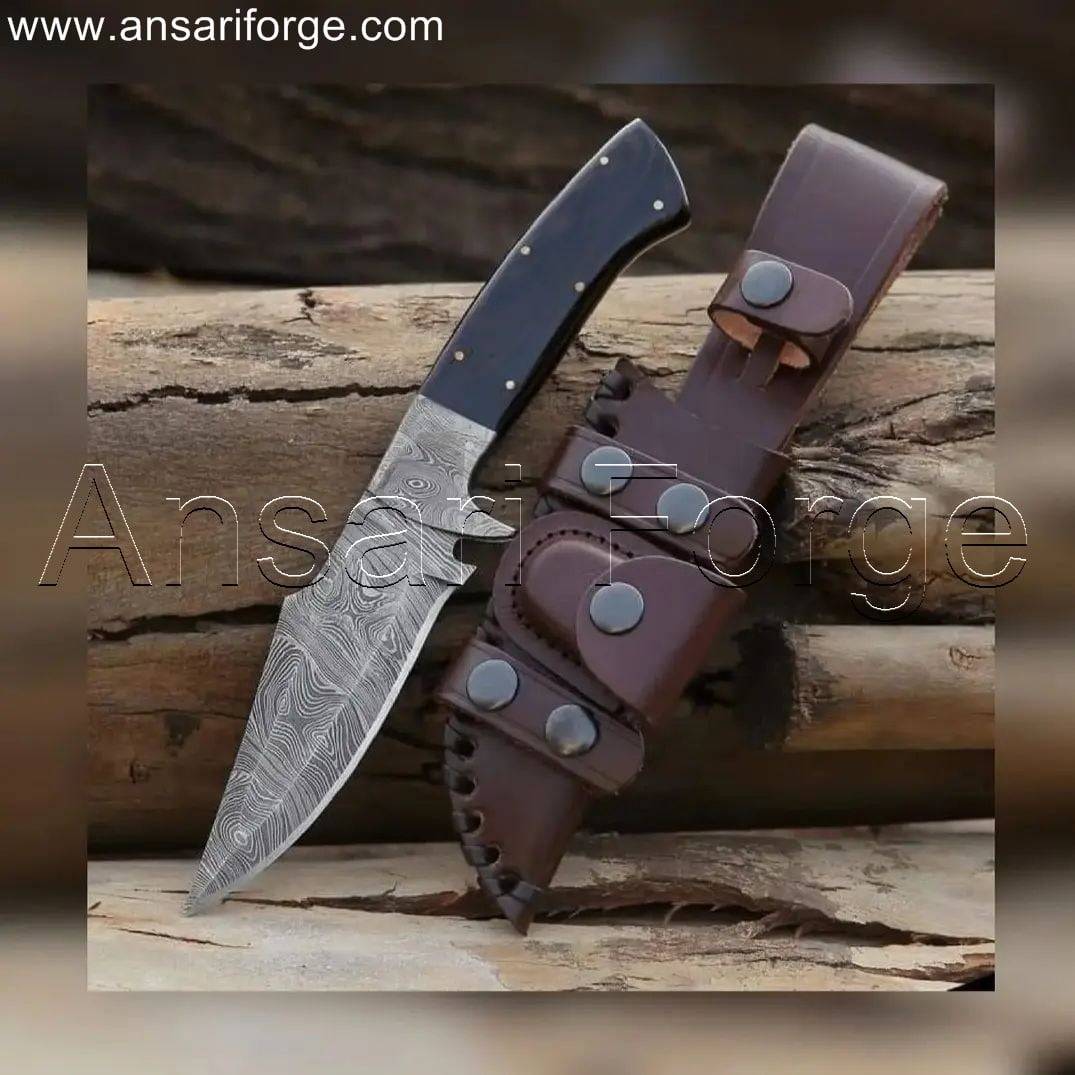 Handmade Damascus Steel Hunting Knife with Leather Sheath