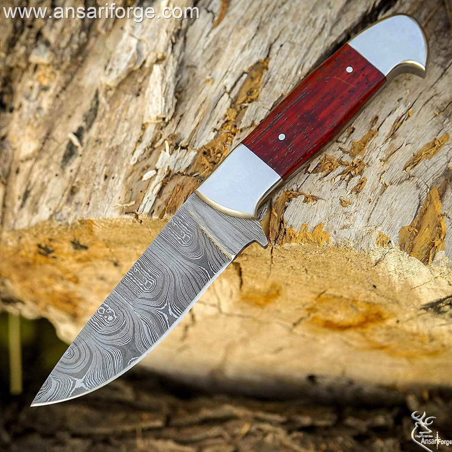 Damascus steel hunting knife