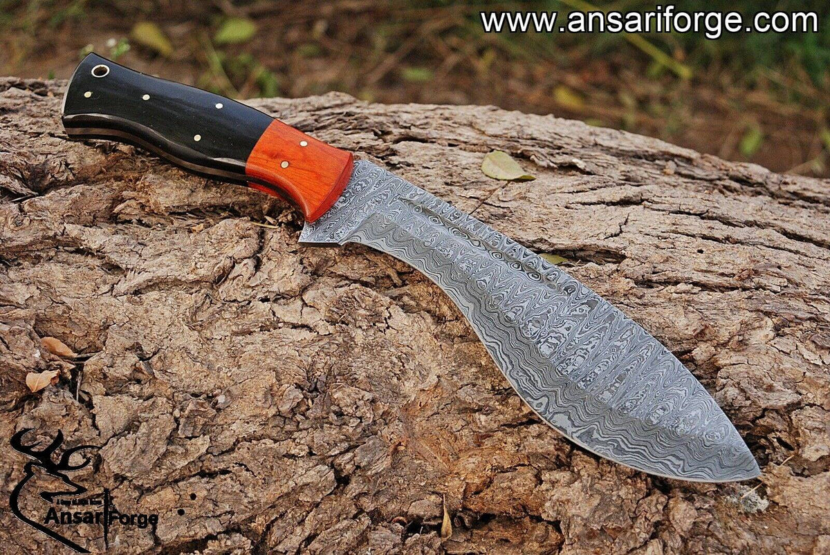 Hand forged Damascus steel hunting knife.
