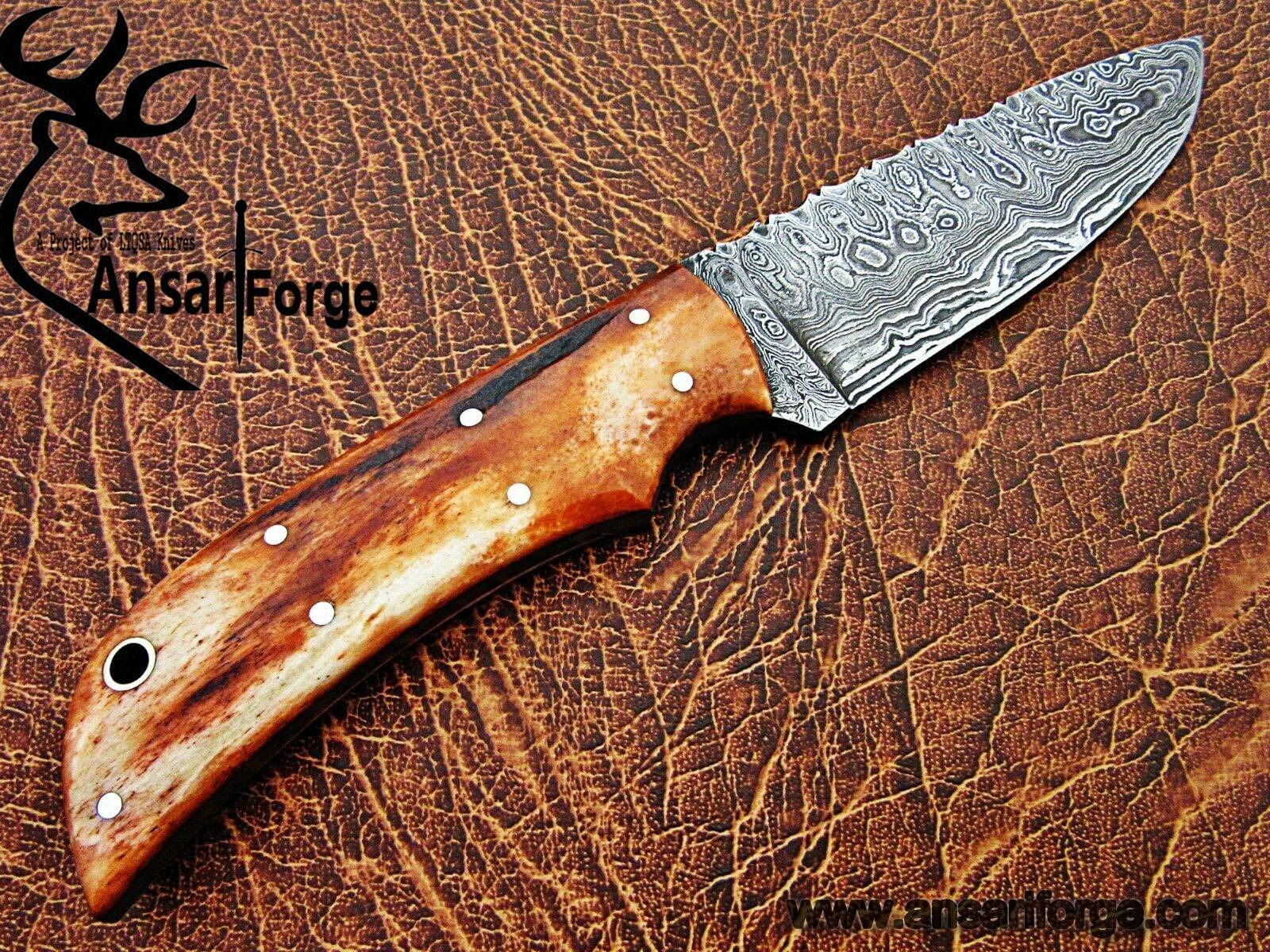Damascus steel handmade skinner/hunting knife