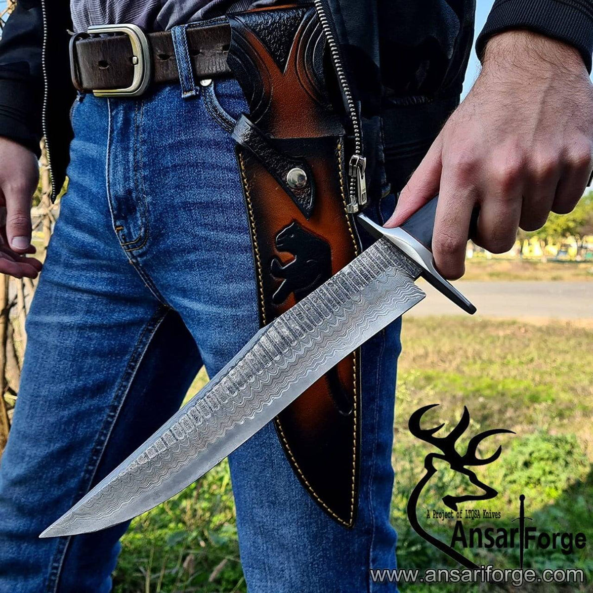 Hand-forged Damascus Bowie Knife - Classic 16" Design