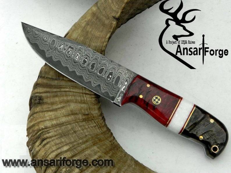 Damascus steel custom handmade Hunting knife / Skinner