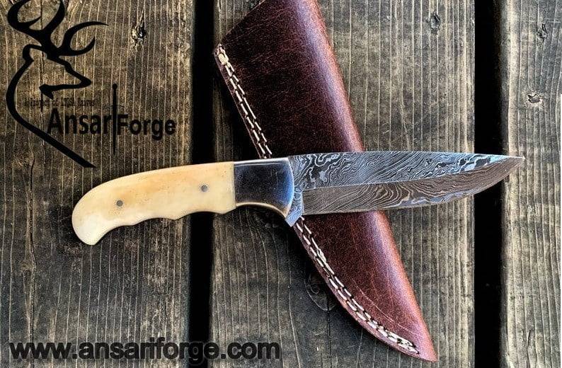 Damascus steel fixed blade hunting knife