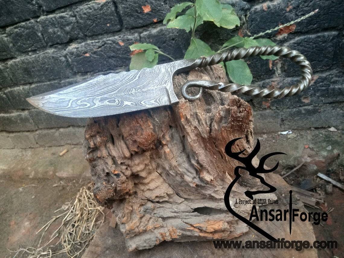 Damascus steel handmade forged skinner knife