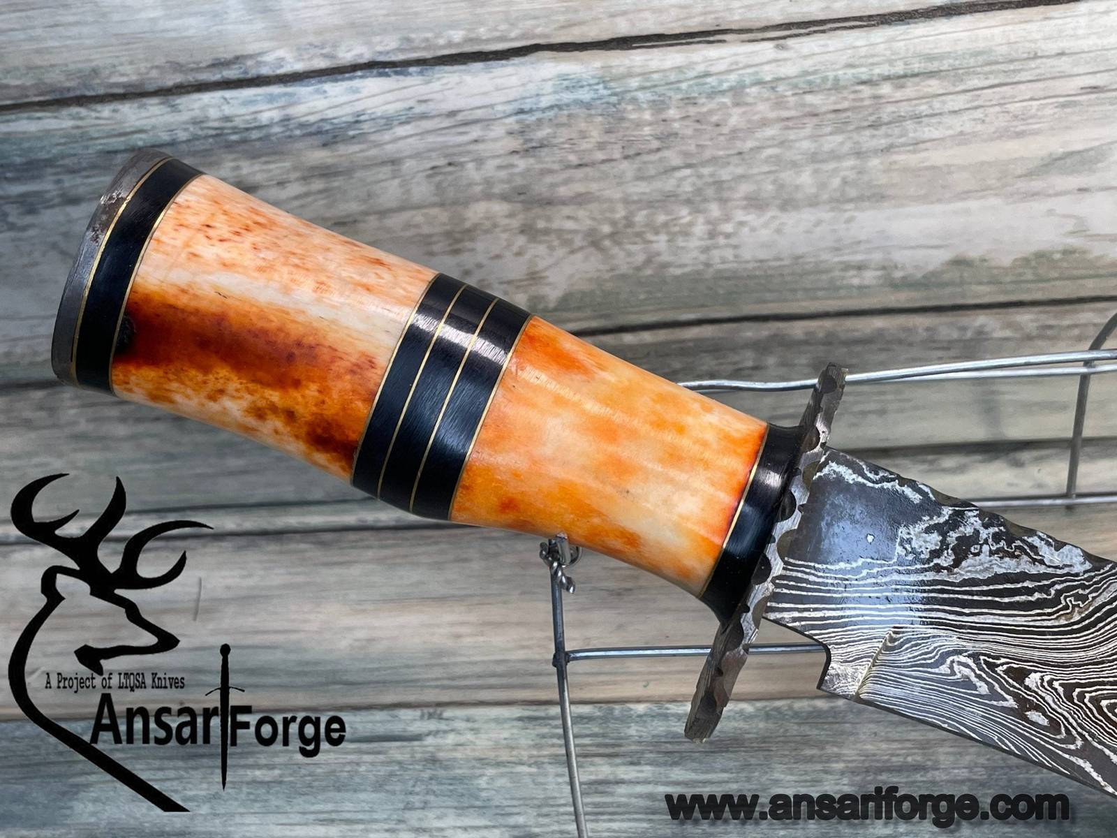 Damascus steel handmade Hunting knife Bowie