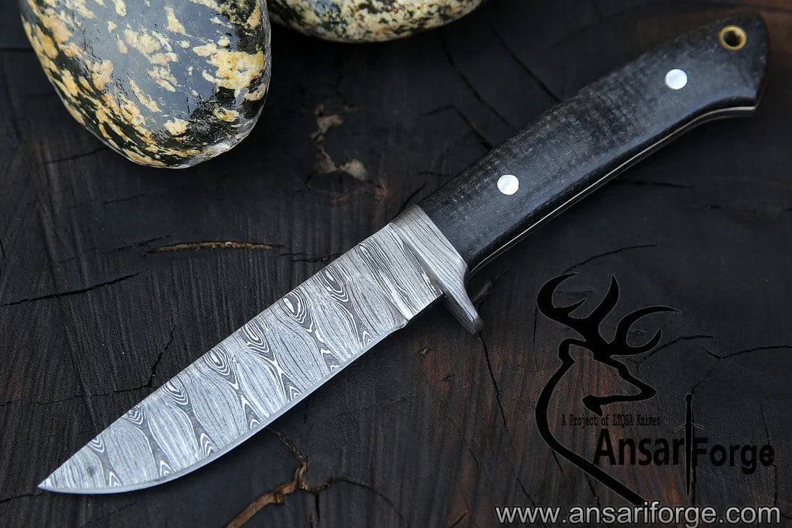 Damascus steel handmade finger guard hunting knife skinner