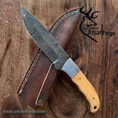 Damascus steel hunting knife Skinning knife